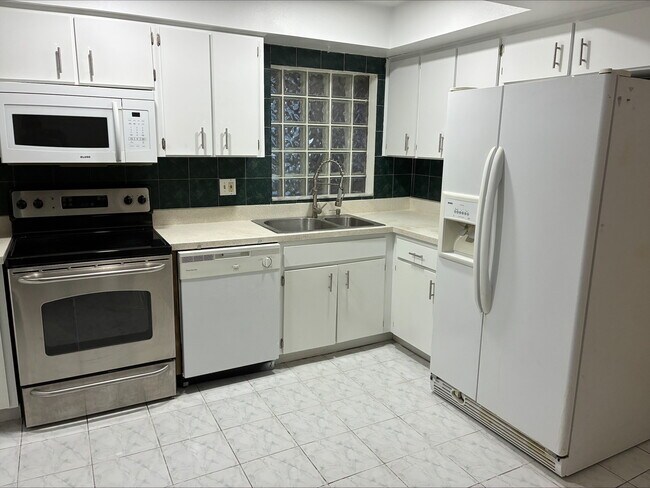 Building Photo - 10314 Chadbourne Dr