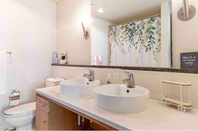 Building Photo - 11011 NE 9th St