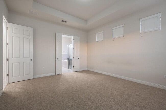 Building Photo - 14928 Iveans Way