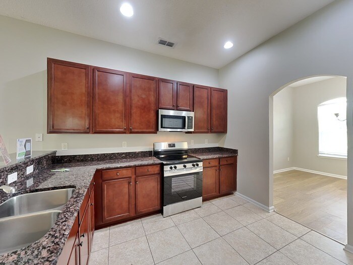 Building Photo - 244 Bridgeport Ln