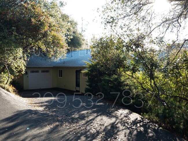 Building Photo - Outstanding 3 Bed 2 Bath near Downtown Son...