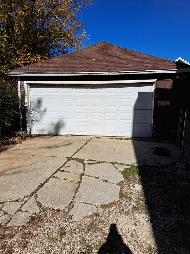 2-Car Garage - N89W16208 Cleveland Ave