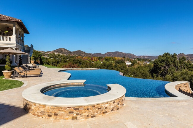 Building Photo - 2705 Elderoak Rd