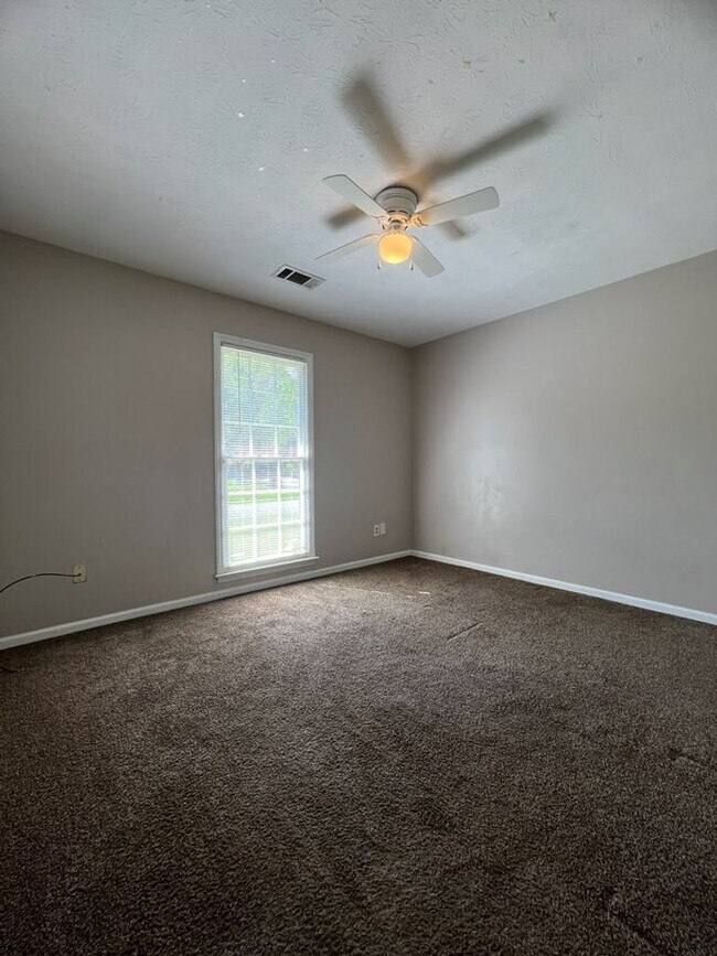Building Photo - Convenient to Midtown, North Columbus, Ft Benning, CSU!!!