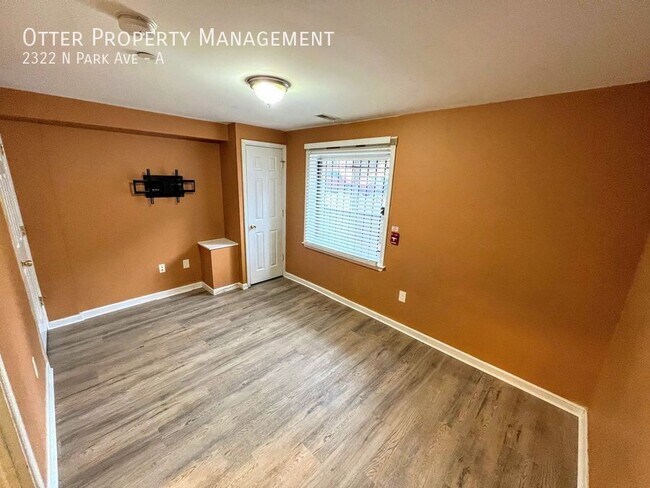 Building Photo - 2322 N Park Ave