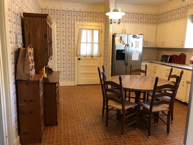 Building Photo - 314 Pleasant Home Rd