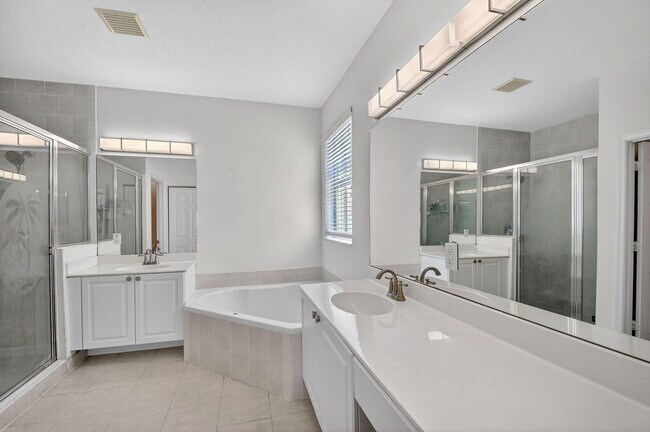 Building Photo - 1605 E Classical Blvd