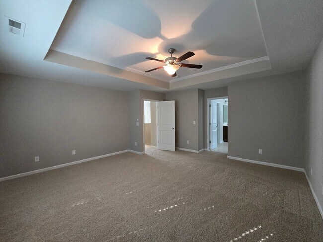 Building Photo - 271 River Oak St