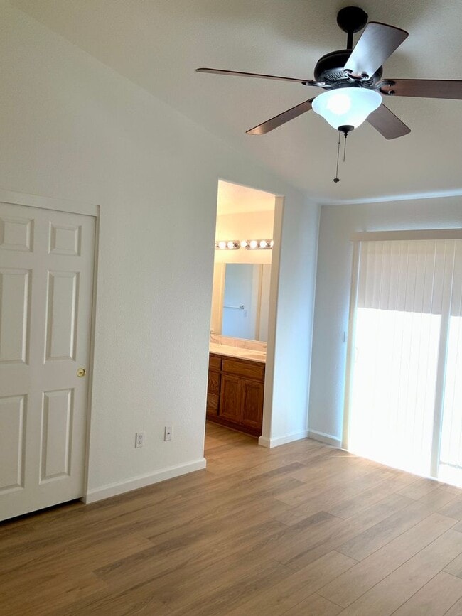 Building Photo - Quiet Home in Copper Hills located in a Cul-de-sac. **Do not distrub current tenant**