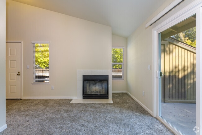 2BR, 1BA - 952SF - Heather Downs