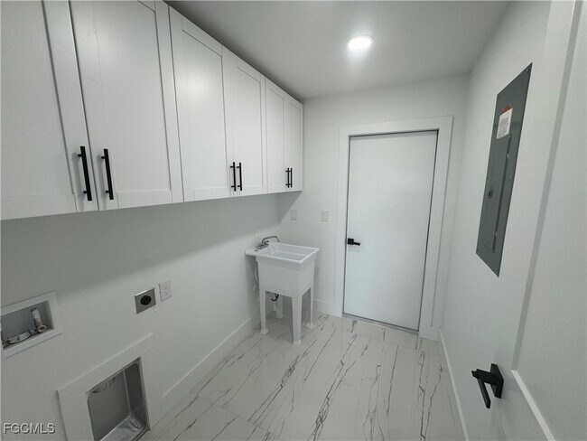 Building Photo - 1829 NW 24th Ave