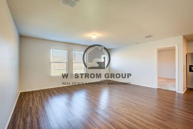 Building Photo - 404 Falling Star Dr