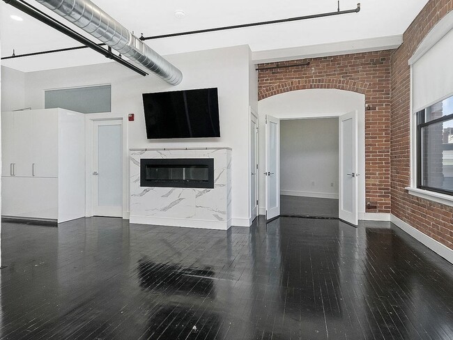 Building Photo - 250 Brighton Ave