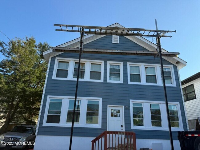 Primary Photo - 231 Blaine Ave
