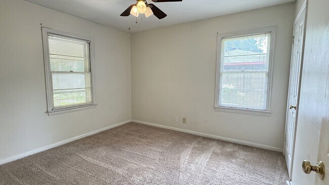 Building Photo - 204 Bastrop Drive