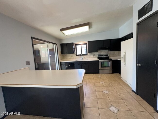 Building Photo - 4702 Pso Del Rico