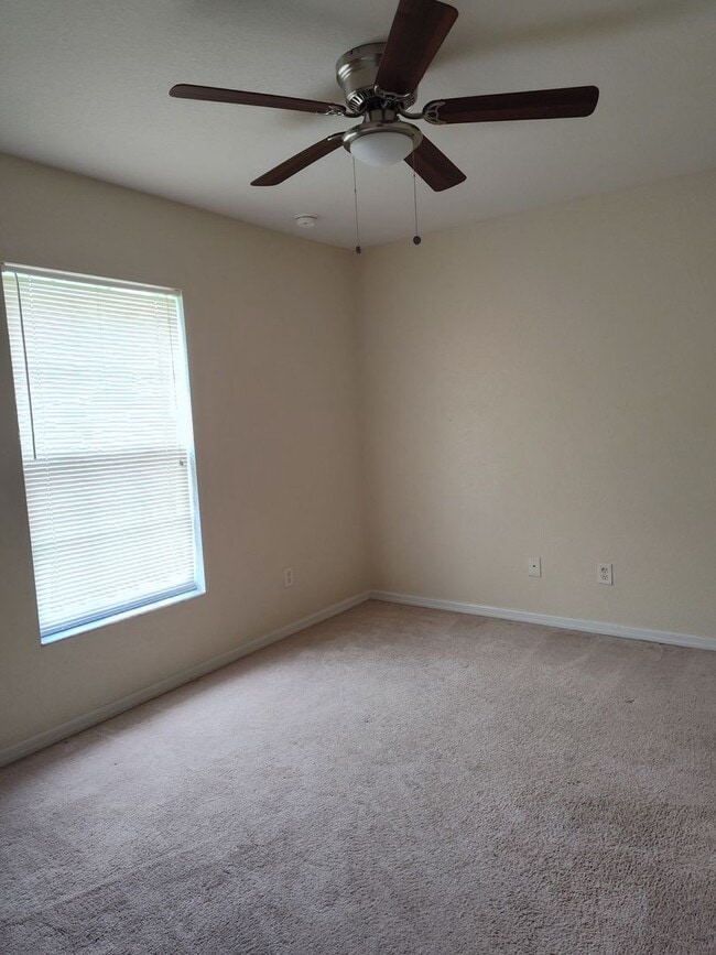 Building Photo - Inviting 3 Bedroom, 2 Bath Home in Desirab...