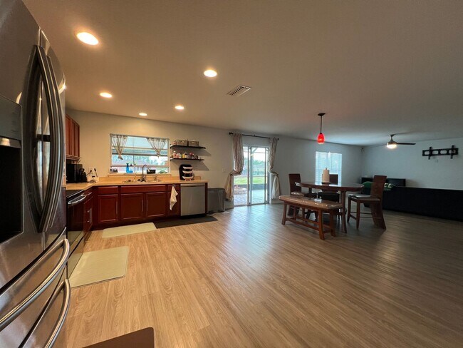 Building Photo - Updated 4 Bedroom, 3 1/2-bathroom home