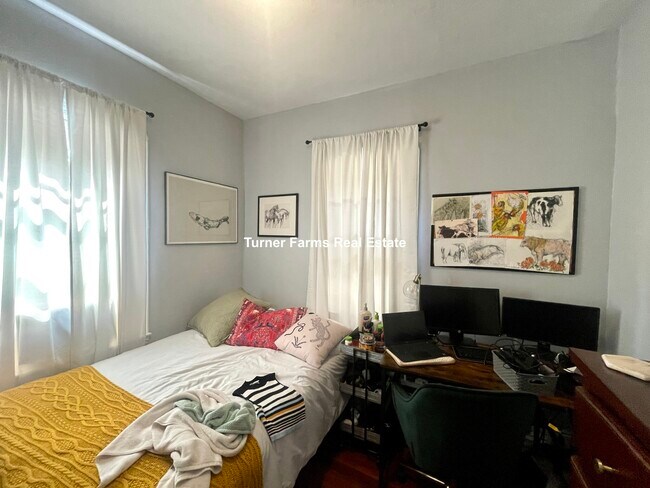 Building Photo - 220 Prospect St