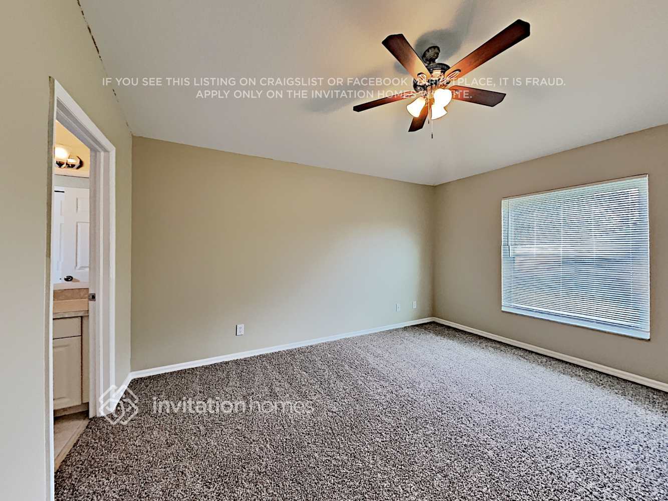 Building Photo - 5816 33rd Dr E