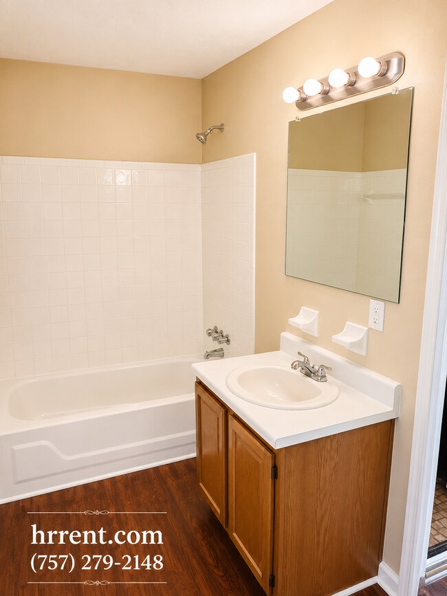 Building Photo - Amazing 3 Bedroom 2 Bathroom  Two-Story Single Family townhome located in the Nottingham-Westmore...