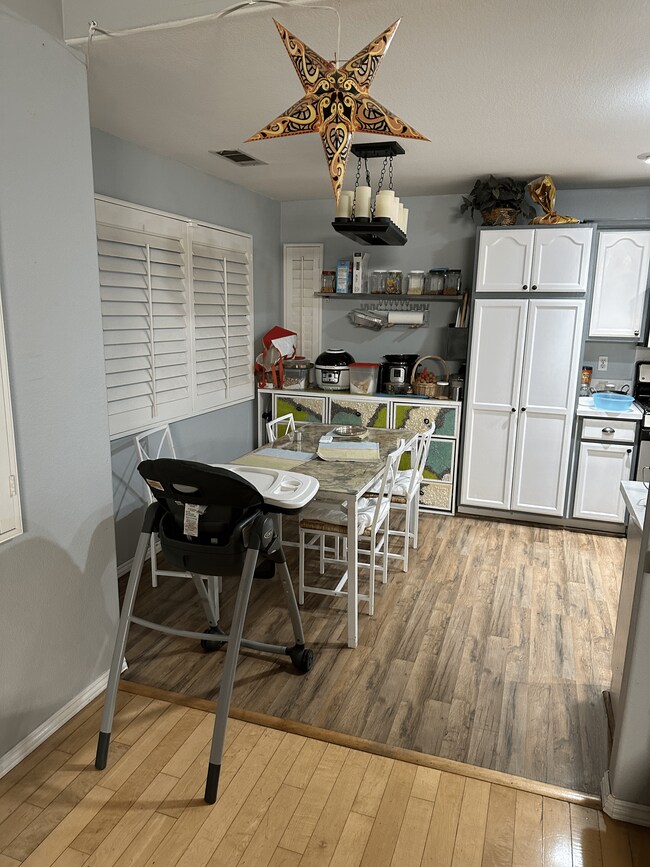 Building Photo - 9865 Rose St