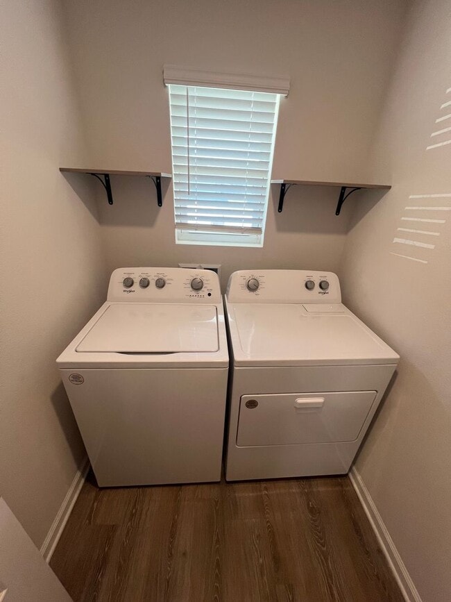 Building Photo - Beautiful 3 Bedroom, 2 Bath Pace Home available !!