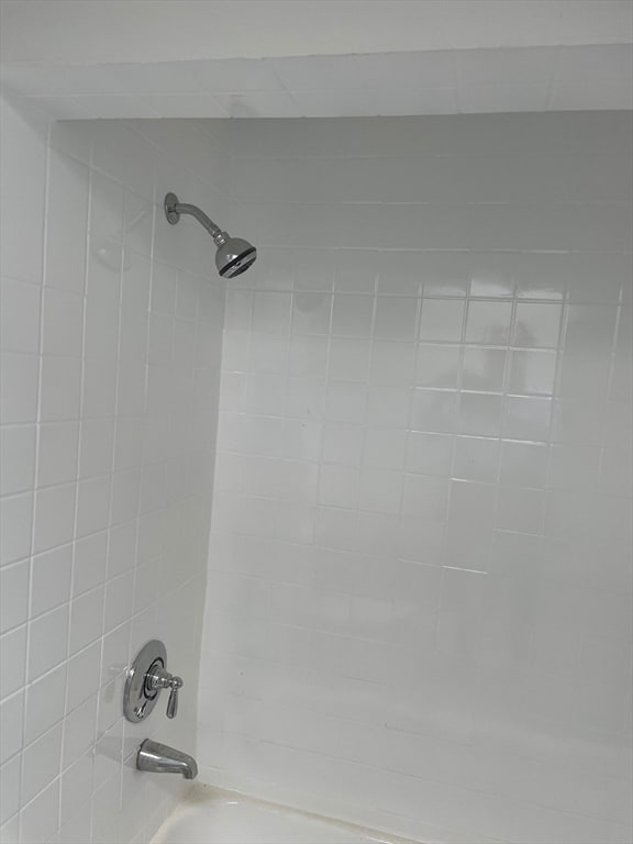 Building Photo - 206 Concord St