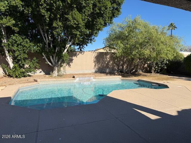 Building Photo - 364 W Thompson Pl