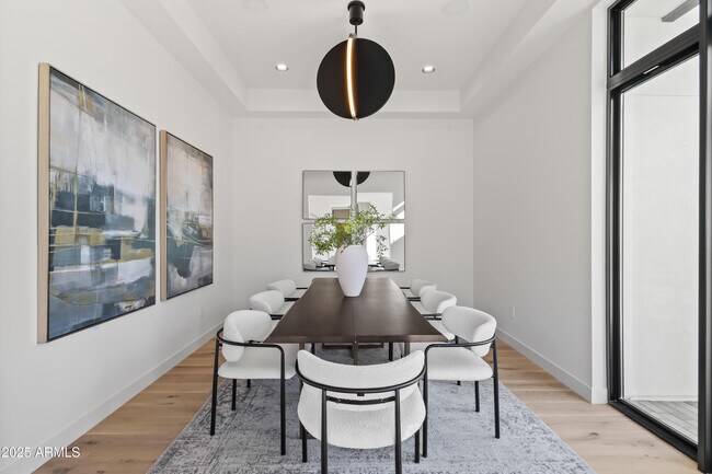 Building Photo - 1538 W Wagon Wheel Dr