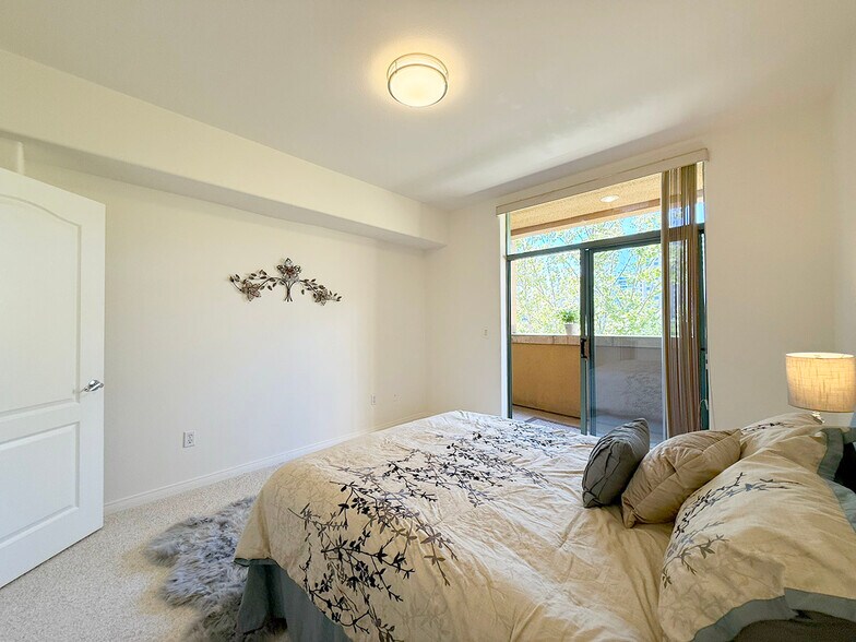 Building Photo - 144 S 3rd St