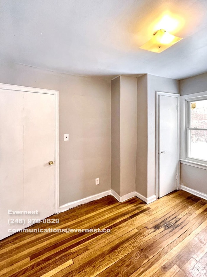 Building Photo - 3808 Seneca St