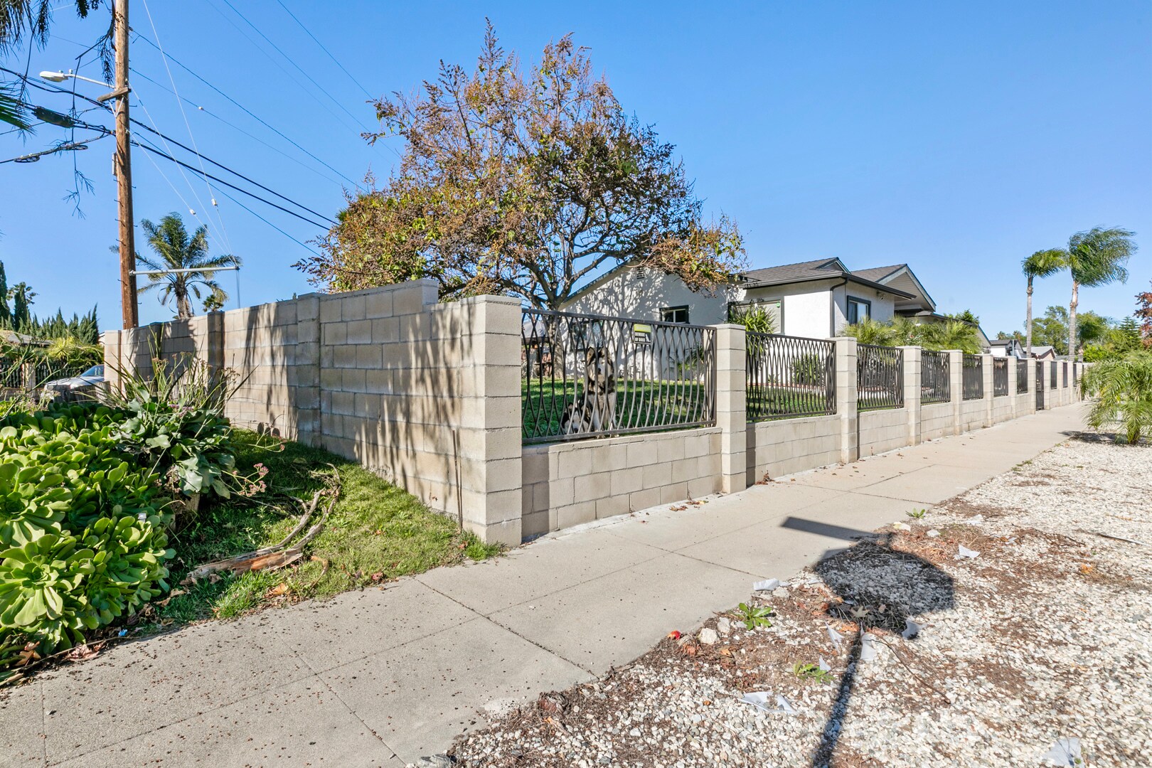 Building Photo - 7911 Fulton Ave