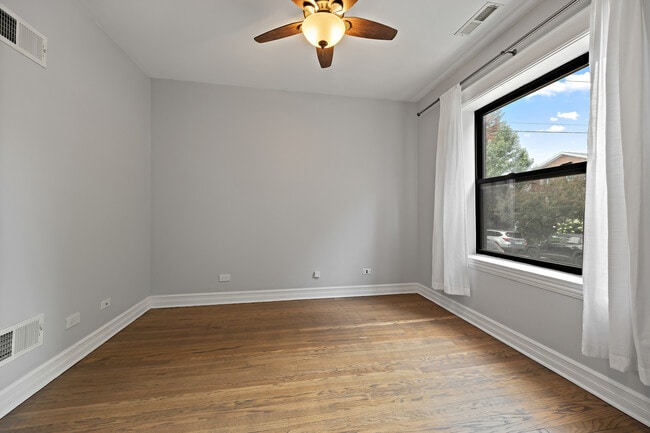 Building Photo - 2211 W Winona St