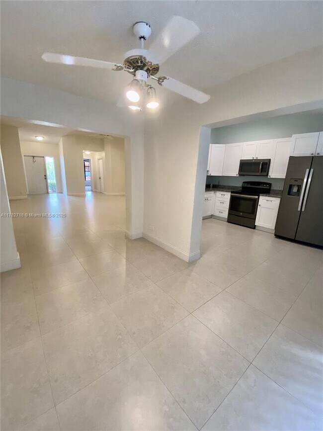 Building Photo - 9870 Watermill Cir
