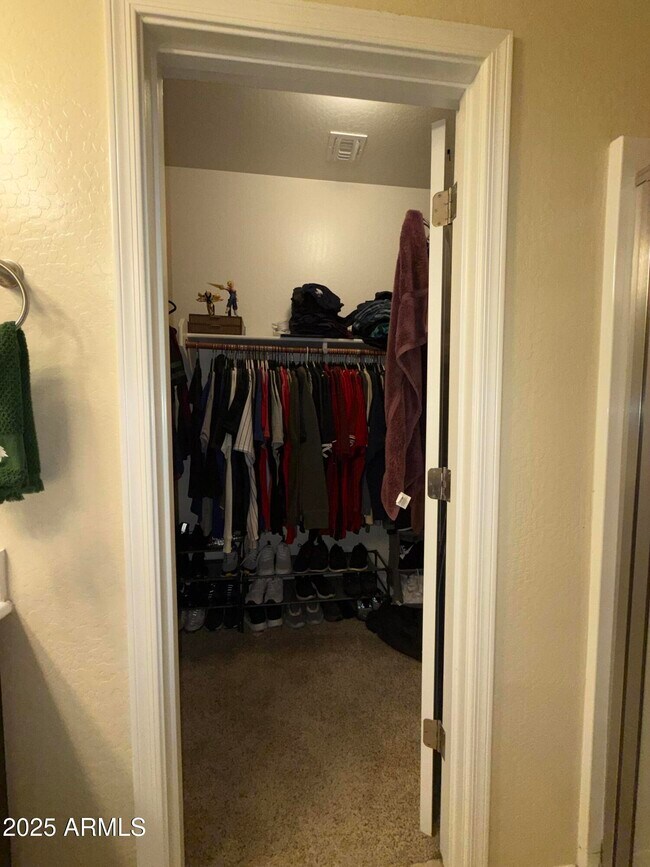 Building Photo - 9242 W Meadow Dr