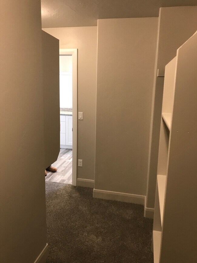 Building Photo - Townhouse In Santa Clara, Close To New Med...