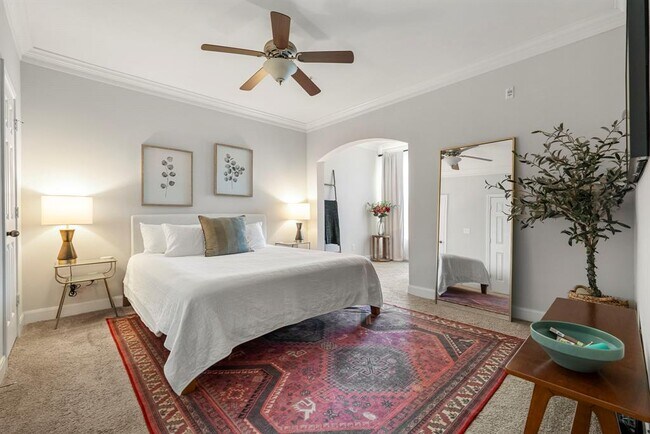 Building Photo - 7701 Rialto Blvd