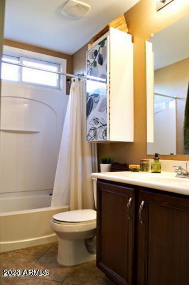 Building Photo - 5713 S 21st Pl