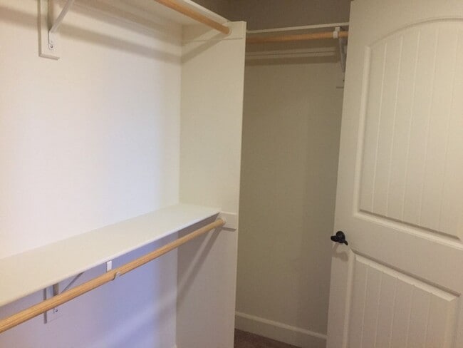 Building Photo - Single Story 2 + 2, plus Den Condo in Downtown Ventura Cannery!