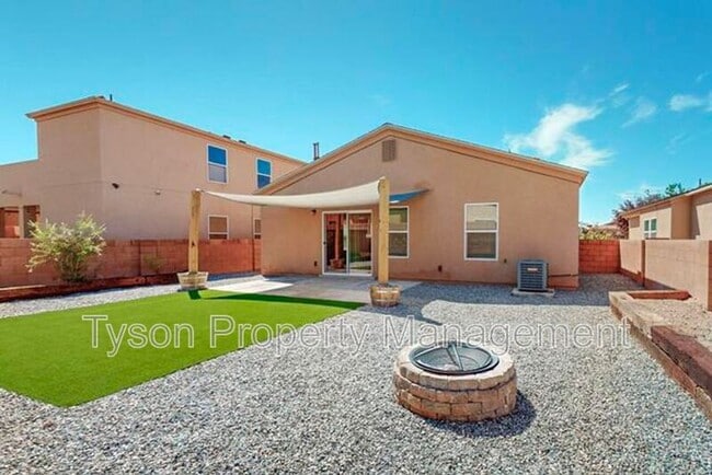 Building Photo - 1033 Desert Paintbrush Loop