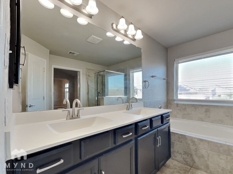 Building Photo - 11335 Decidedly