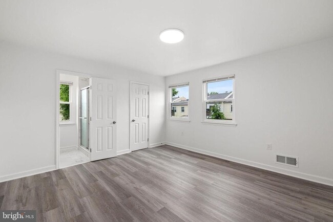 Building Photo - 8157 Community Dr
