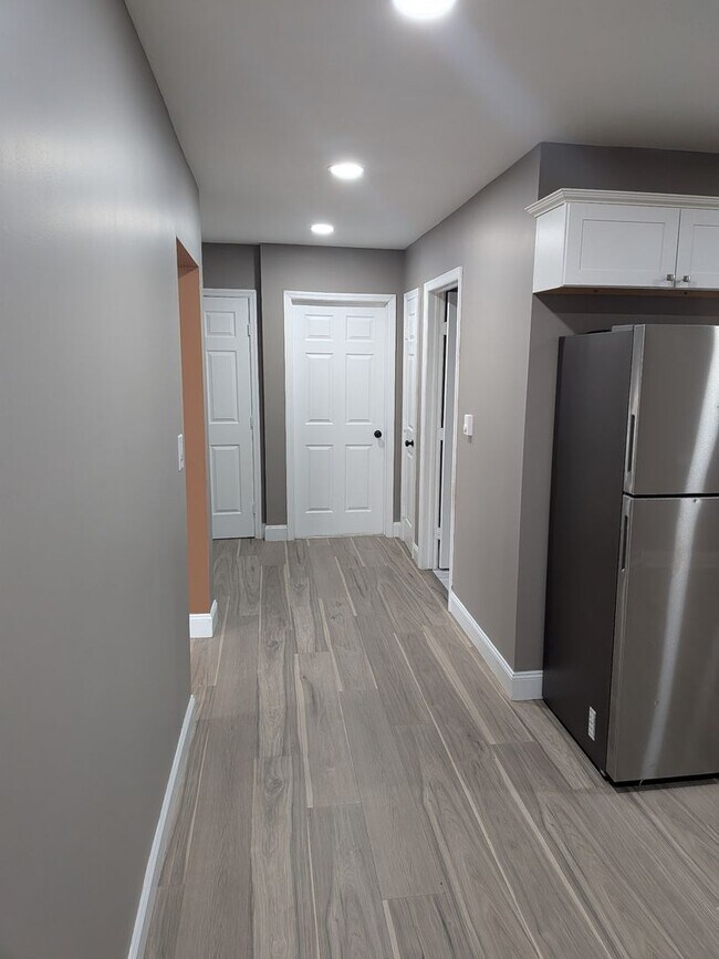 Building Photo - 1520-1524 Sanderson