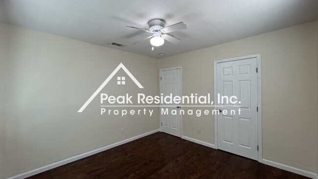 Building Photo - Very Nice 3bd/1ba House with 2 Car Garage