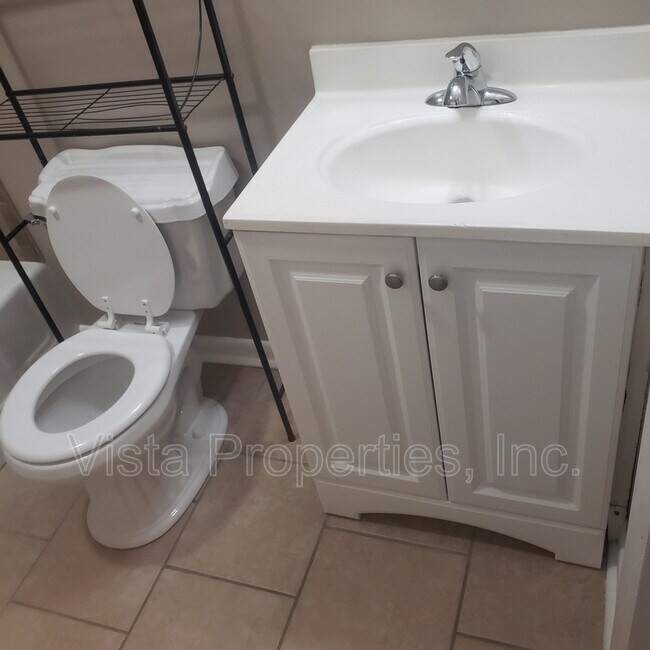 Building Photo - 4608 Aral Dr