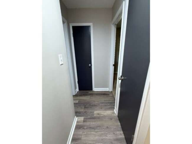 Building Photo - 629 Torhunta Dr