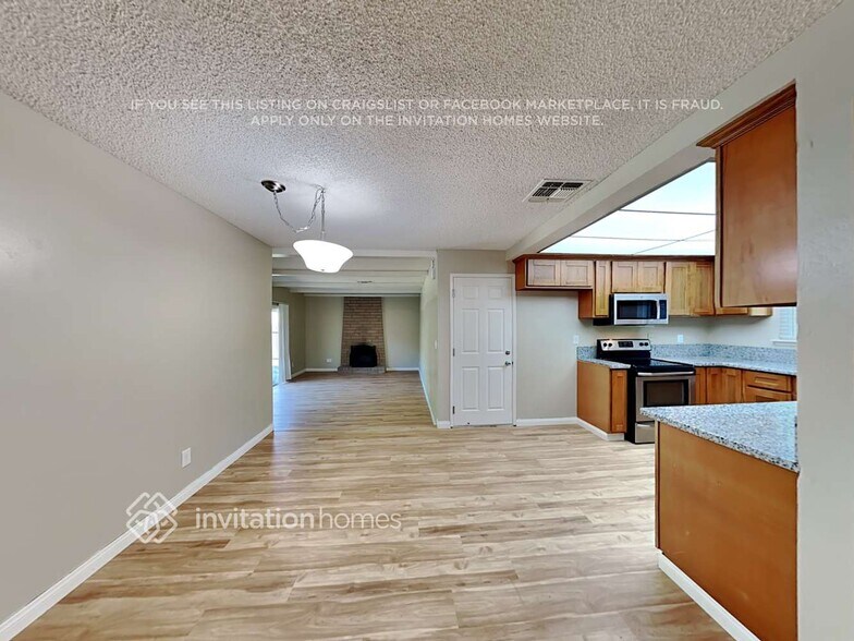 Building Photo - 2826 Roxanne Ct