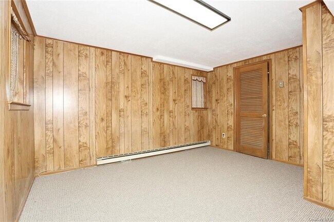 Building Photo - 161 Treetop Cir