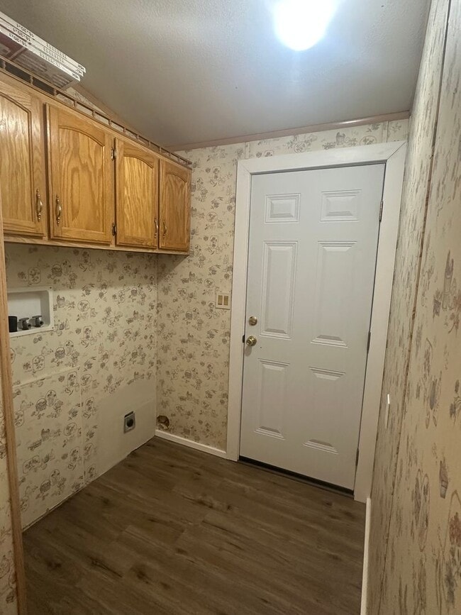 Building Photo - 2 bedroom/ 2 bath manufactured home